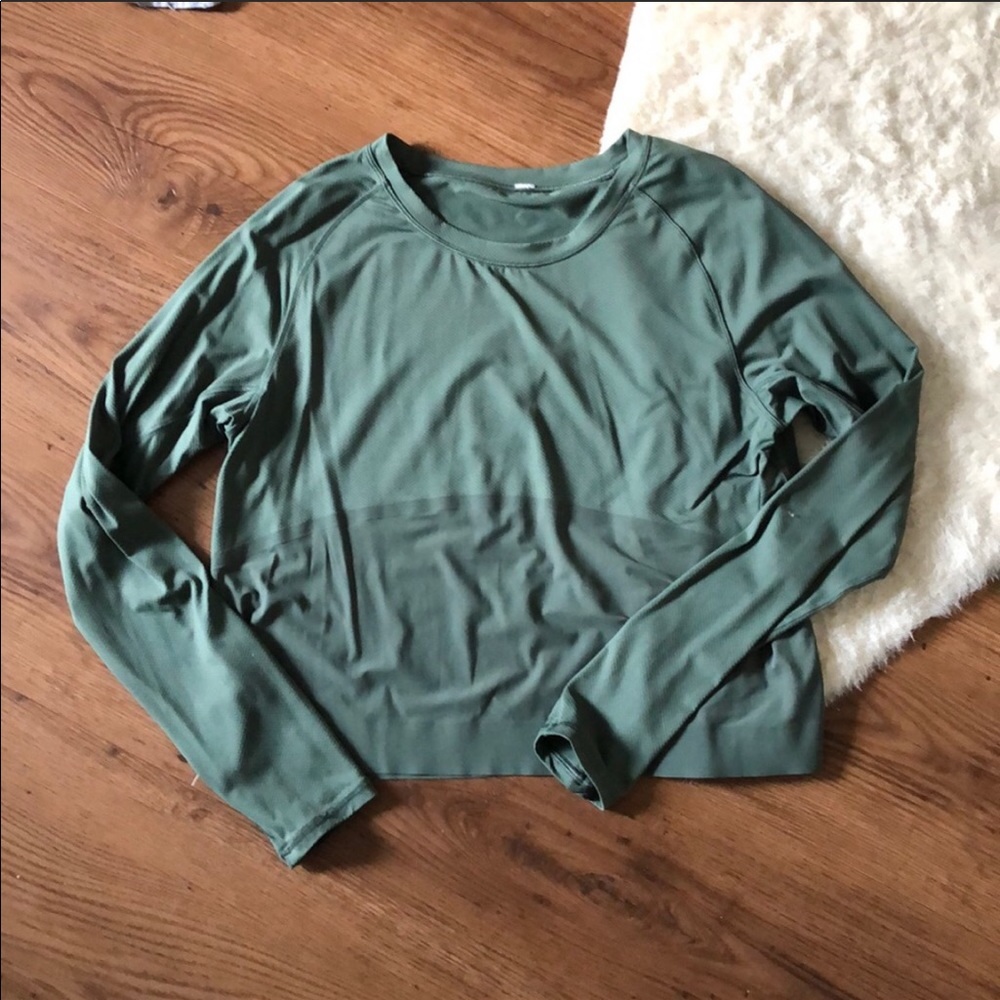 🌲Mossy forest green Lululemon long sleeve top🌲